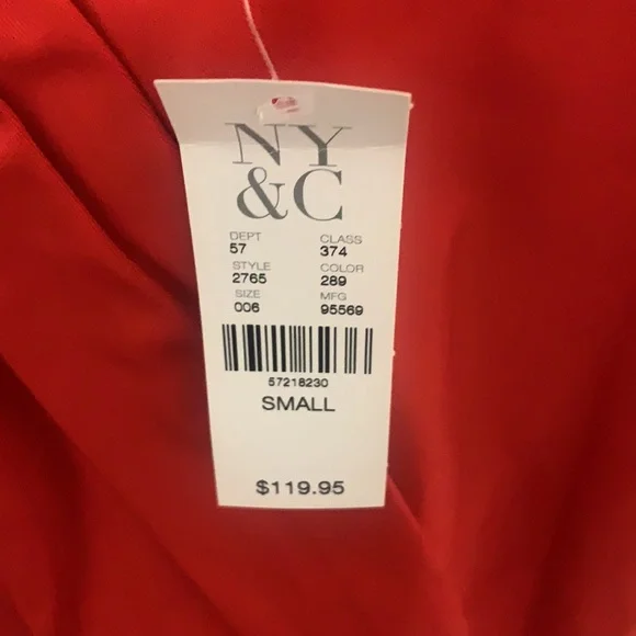 Red Statement Skirt – Elegant, Bold, Night-Out Ready - Picture 5 of 5